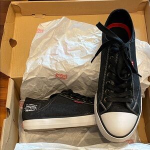 Levi's Black and White Casual Men’s Sneakers in Size 8.5